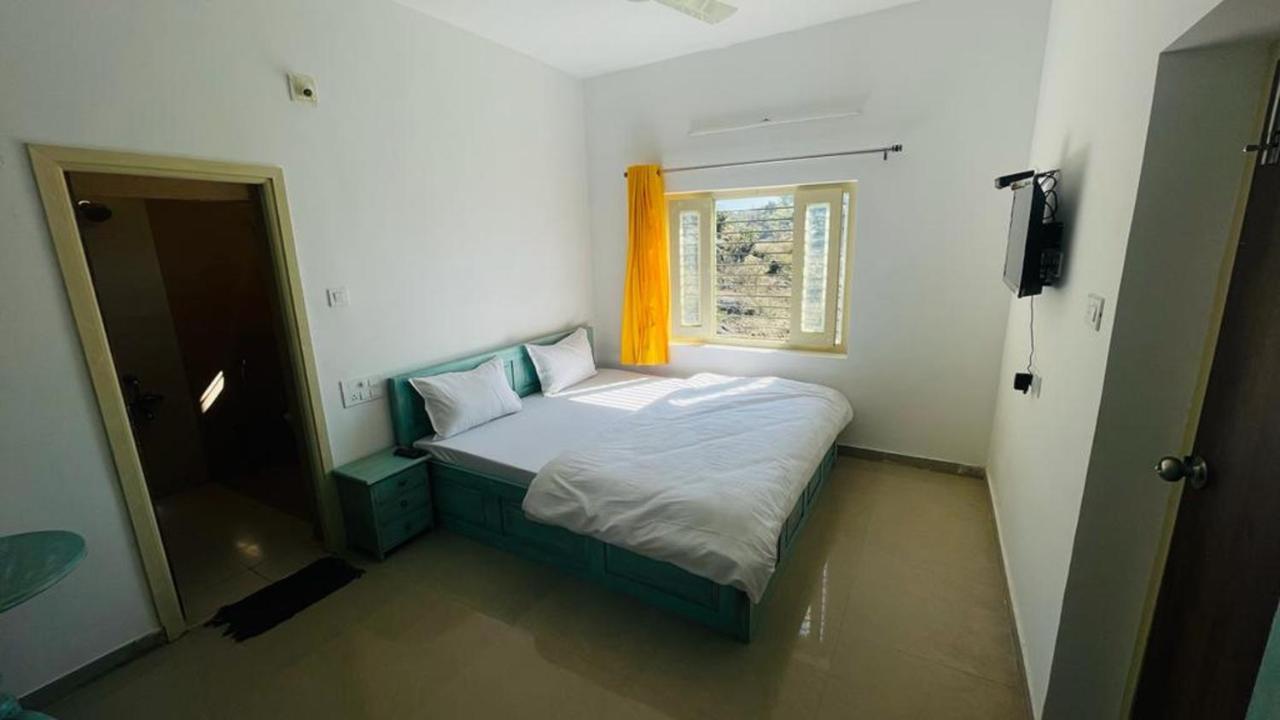 Shikhar Bunglow - A Stunning Valley View Bungalow In Mount Abu Bed & Breakfast Bagian luar foto