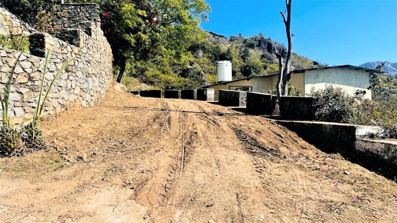 Shikhar Bunglow - A Stunning Valley View Bungalow In Mount Abu Bed & Breakfast Bagian luar foto